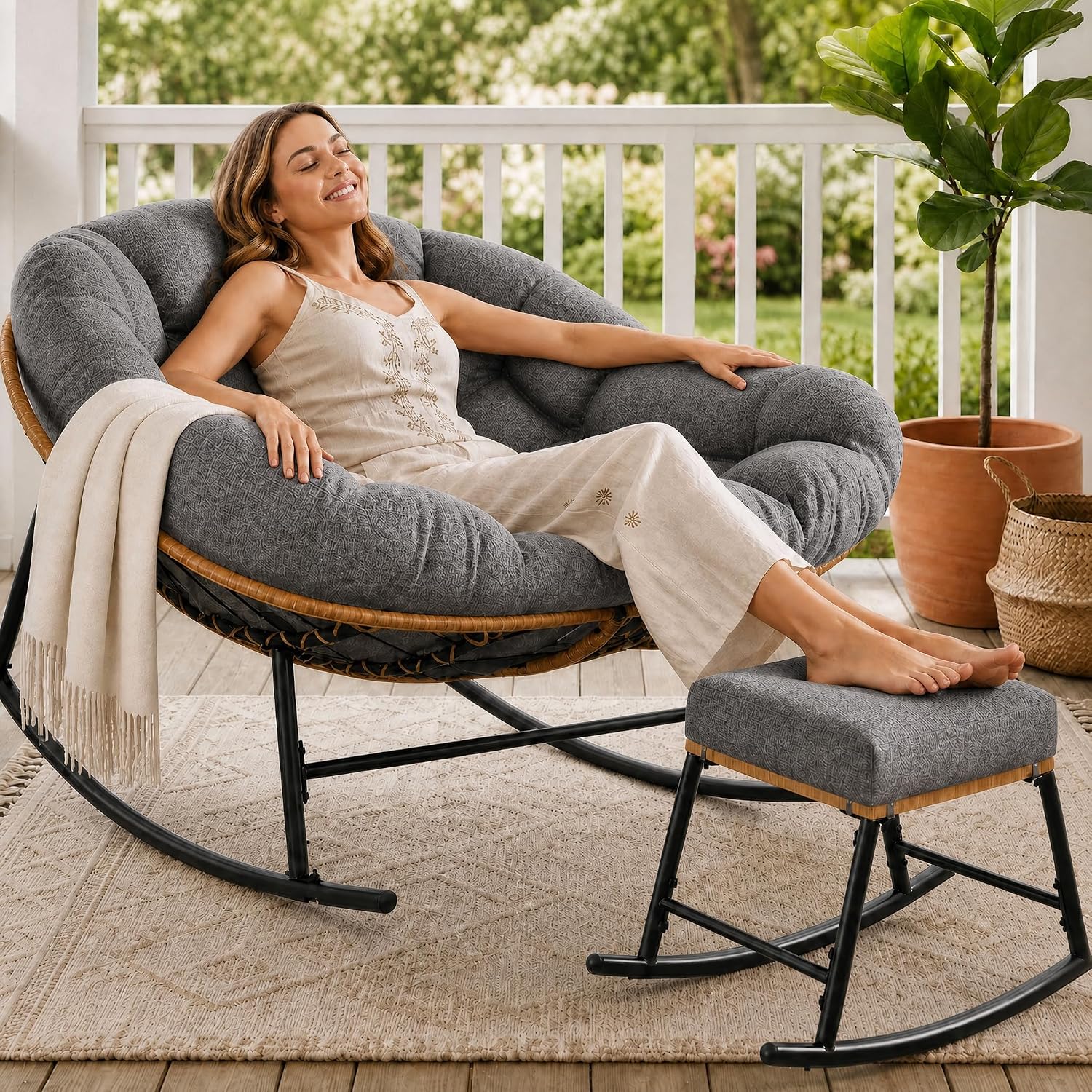 Outdoor Furniture No Cushions - كرسي هزاز باباسان كبير الحجم مع